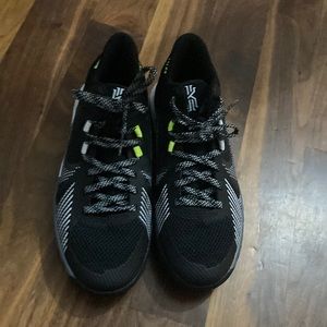 kids size 4.5 worn once kyries